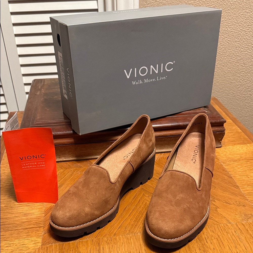 New Vionic Cognac brown Suede Slip-On wedge loafers size 7 NIB